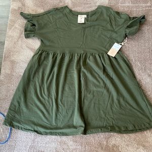 Jilly Box x Jardines Domaine green dress